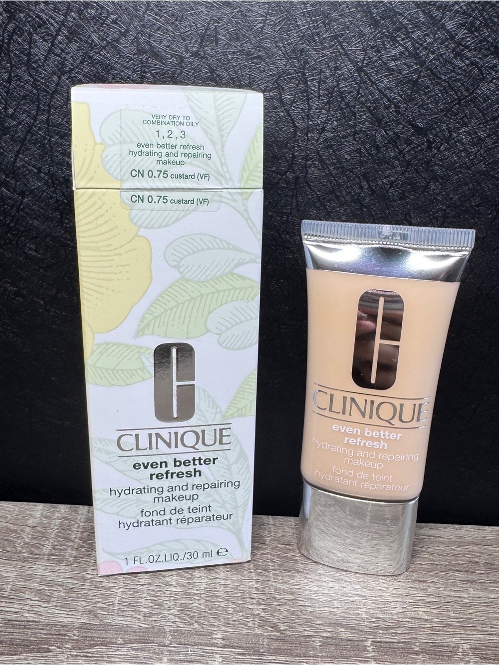 Clinique Even Better Refresh Hydrating and Repairing Foundation CN0.75 Custard